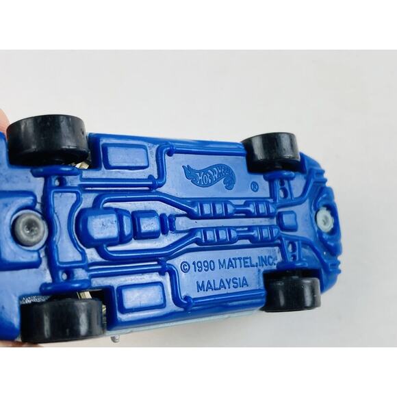 Hot Wheels BMW 850i Toy Car Moon Roof Concealed Headlights Blue 3" 1990 Silver - Picture 9 of 10